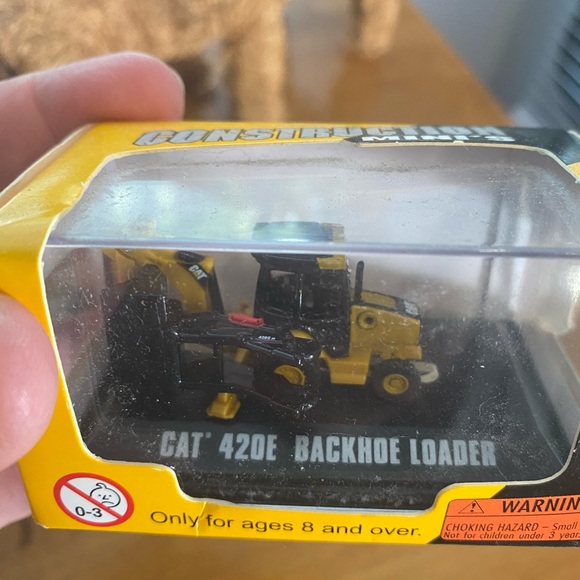 Set of 4 Norscot Scale Models Die-Cast Caterpillar - Picture 4 of 8